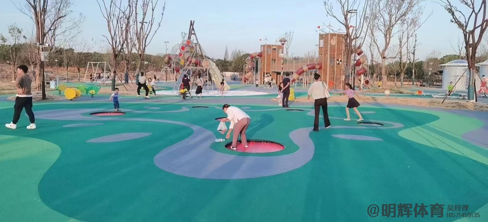 洛隆公园跑道是用什么材料做成的